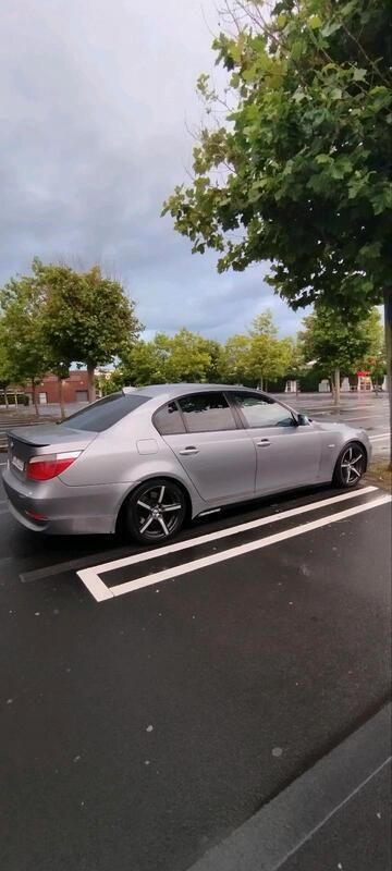 Silber Gebraucht 2004 BMW 530 Limousine | 6.000 € - Bild 1/4