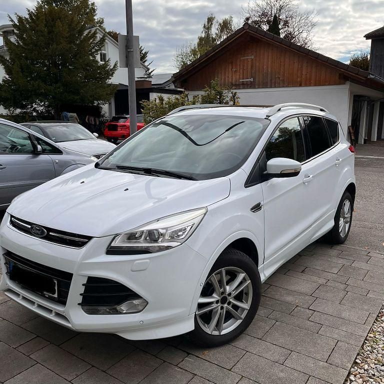 Weiß Gebraucht 2015 Ford Kuga SYNC Edition SUV | 12.300 € (Fairer Preis) - Bild 1/4