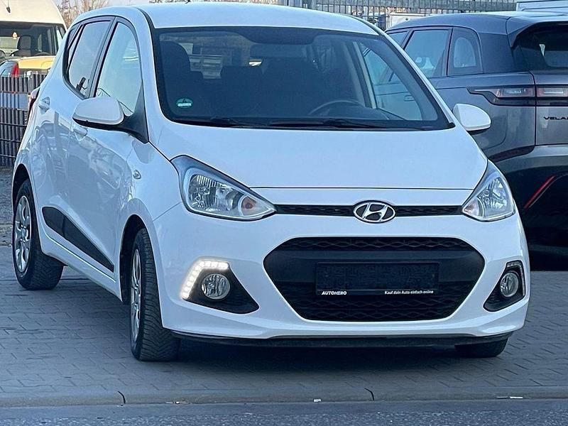 Gebraucht Hyundai i10 67 PS (49 kW) 2016 Weiß Kleinwagen