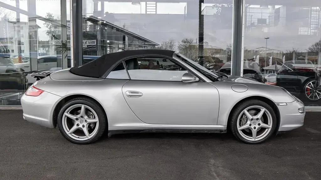 Gebraucht Porsche 911 Carrera Cabriolet 325 PS (239 kW) 2006 Arktissilber Cabrio