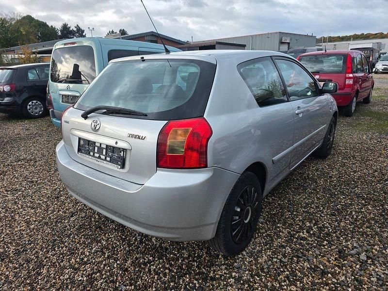 Gebraucht Toyota Corolla 97 PS (71 kW) 2002 Silber Kleinwagen
