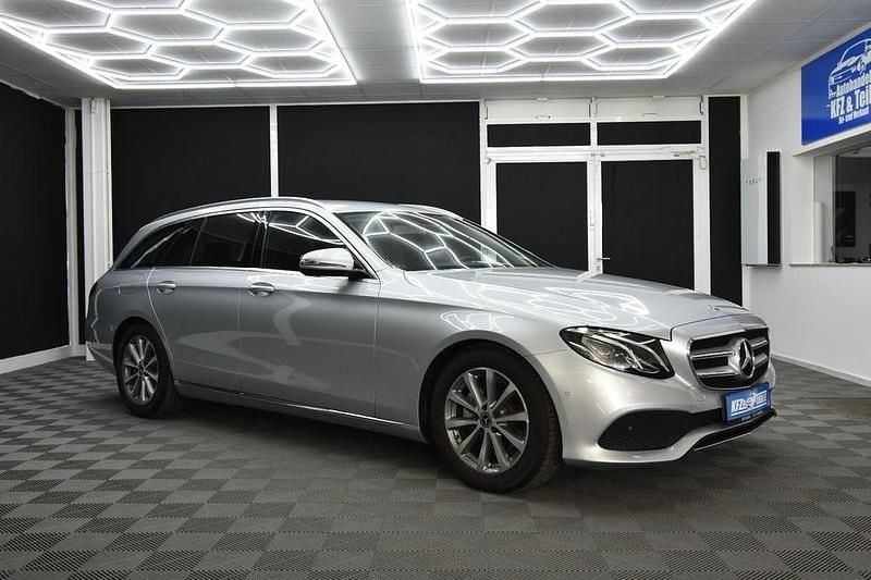 Gebraucht Mercedes E220 194 PS (142 kW) 2018 Silber Limousine