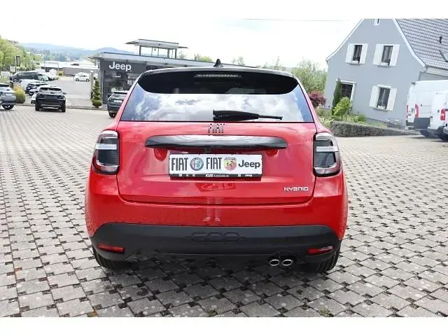 Neu Fiat 600 Sport 145 PS (106 kW) 2026 Passione rot SUV
