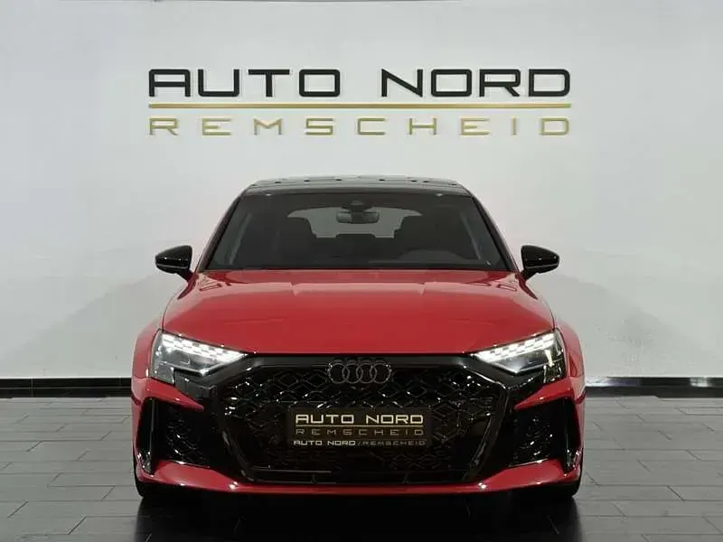 Gebraucht Audi RS3 Sport 400 PS (294 kW) 2025 Rot Limousine
