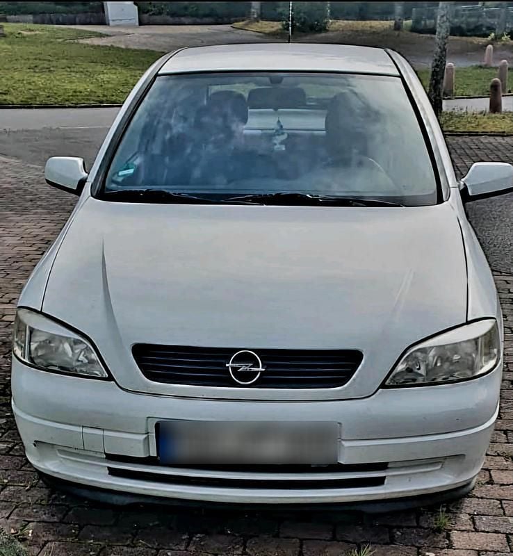 Weiß Gebraucht 1998 Opel Astra Kleinwagen | 2.299 € - Bild 1/4