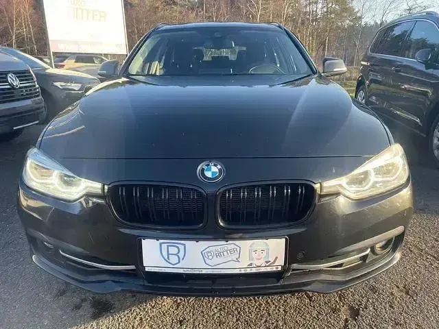 Gebraucht BMW 335 Sport Line 313 PS (230 kW) 2018 Black sapphire metallic (metallic) Kombi