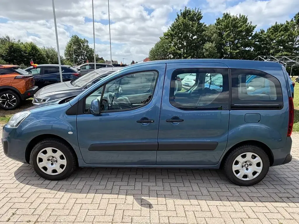 Gebraucht Peugeot TePee Active 99 PS (72 kW) 2015 Blau Van / Kleinbus