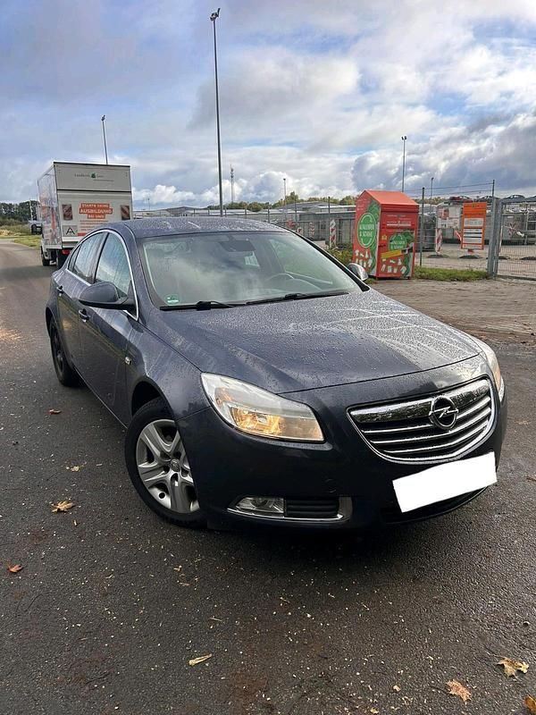 Blau Gebraucht 2010 Opel Insignia Limousine | 1.650 € (Superpreis) - Bild 1/4