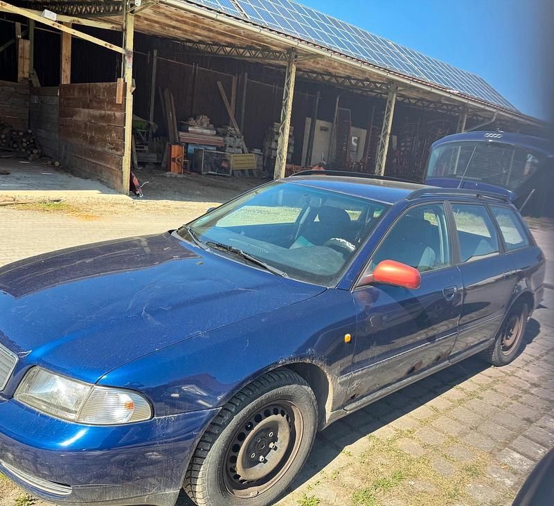 Gebraucht Audi A4 125 PS (91 kW) 1998 Blau Kombi