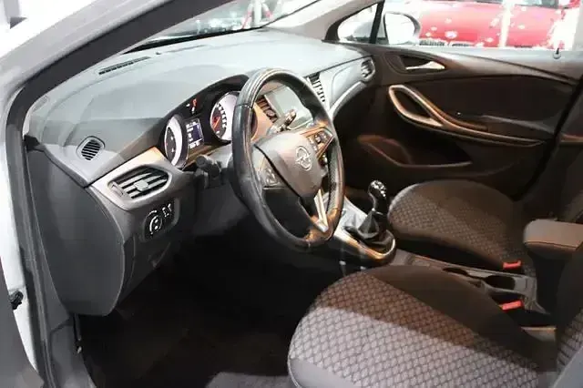 Używany Ford Focus Cool & Connect 2021 Andere Sedan/Limuzyna