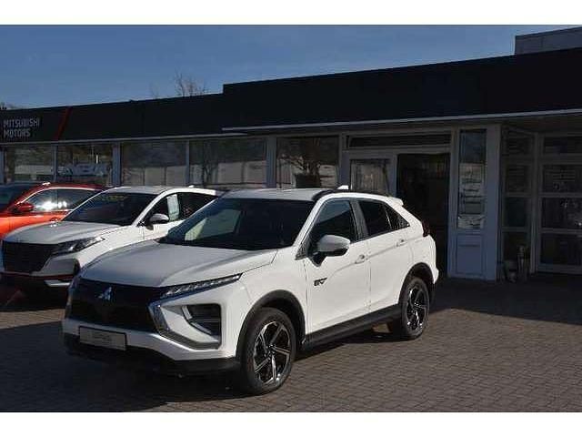 Gebraucht Mitsubishi Eclipse Cross Basis 188 PS (138 kW) 2022 Andenweiß SUV