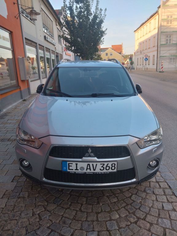 Gebraucht Mitsubishi Outlander Instyle 156 PS (114 kW) 2010 Silber SUV