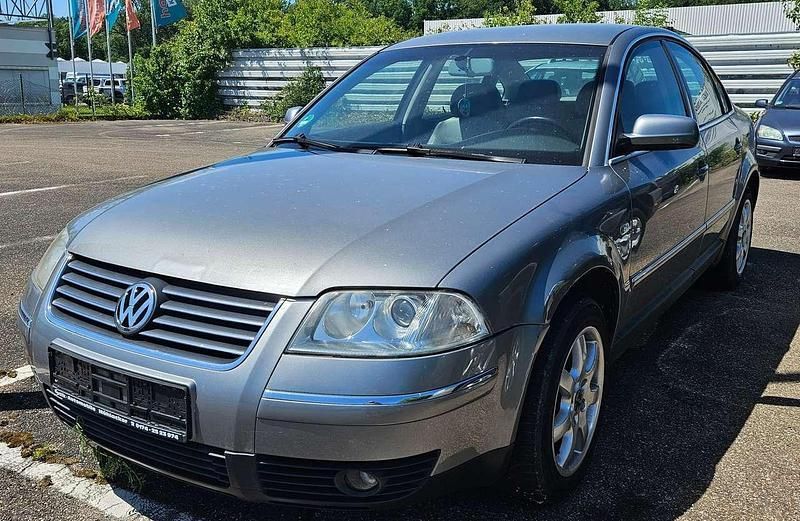 Urbangrey metallic Gebraucht 2002 VW Passat Highline Limousine | 1.250 € (Superpreis) - Bild 1/4