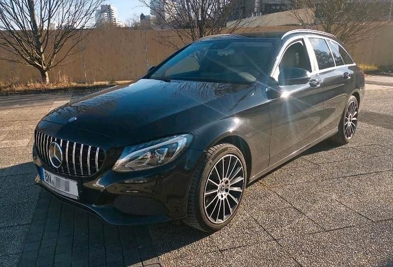 Schwarz Gebraucht 2016 Mercedes C220 Kombi | 13.500 € (Superpreis) - Bild 1/4
