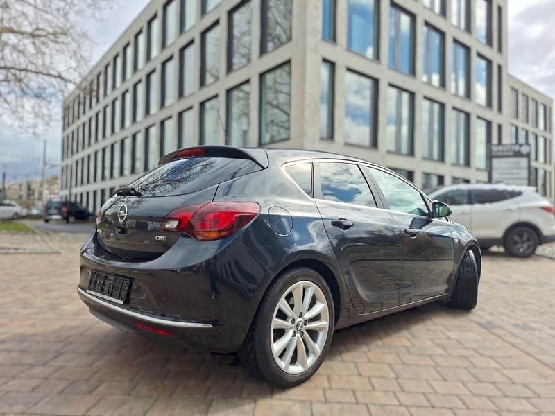 Gebraucht Opel Astra 110 PS (80 kW) 2013 Schwarz Limousine
