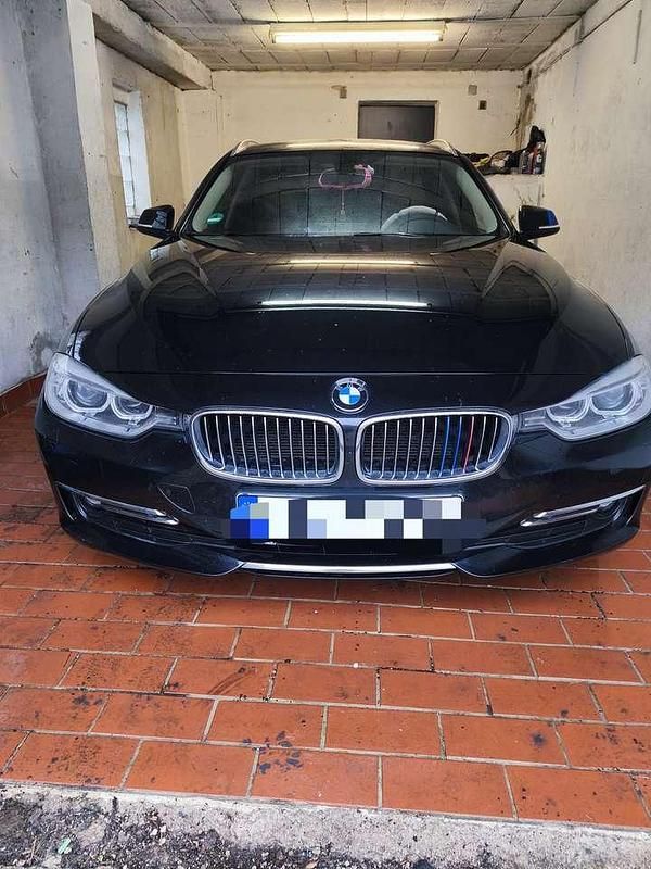 Gebraucht BMW 320 Luxury Line 184 PS (135 kW) 2013 Schwarz Kombi