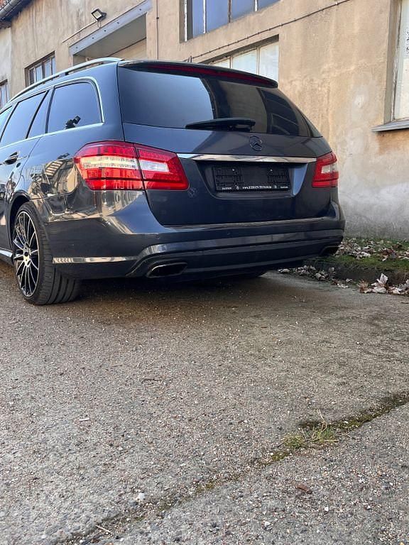 Gebraucht Mercedes E350 Avantgarde 231 PS (169 kW) 2010 Grau Kombi