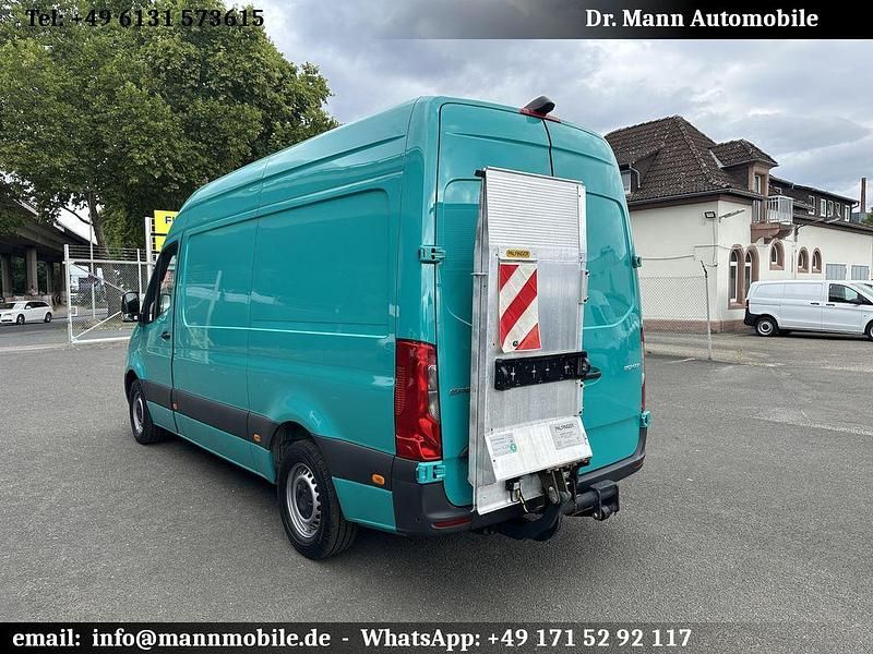 Gebraucht Mercedes Sprinter 170 PS (125 kW) 2021 Grün Van