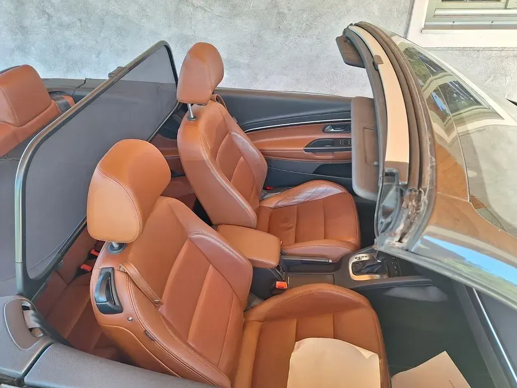 Gebraucht VW Eos 140 PS (102 kW) 2011 Braun Cabrio