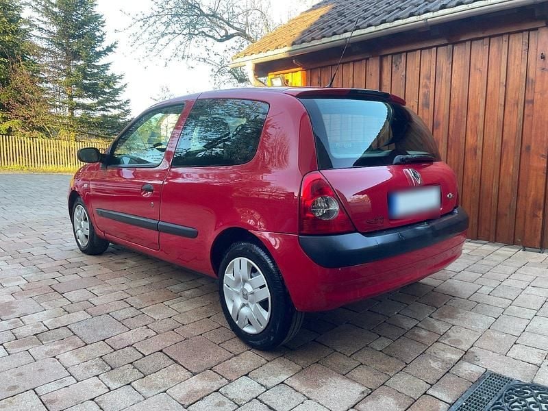 Gebraucht Renault Clio II 58 PS (42 kW) 2005 Rot Kleinwagen