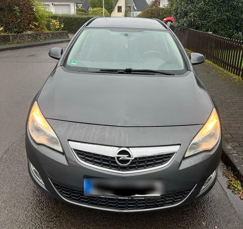 Grau Gebraucht 2012 Opel Astra Kombi | 3.000 € (Guter Preis) - Bild 1/4