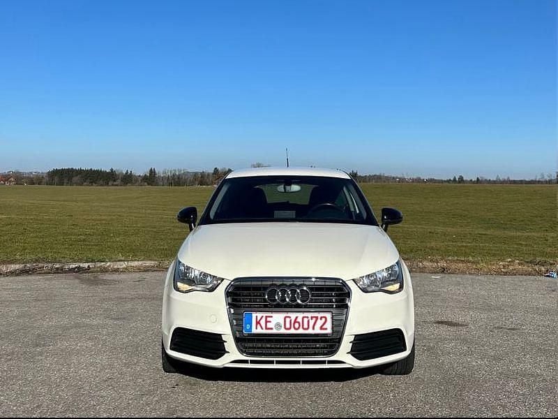 Gebraucht Audi A1 Attraction 122 PS (89 kW) 2012 Weiß Kleinwagen