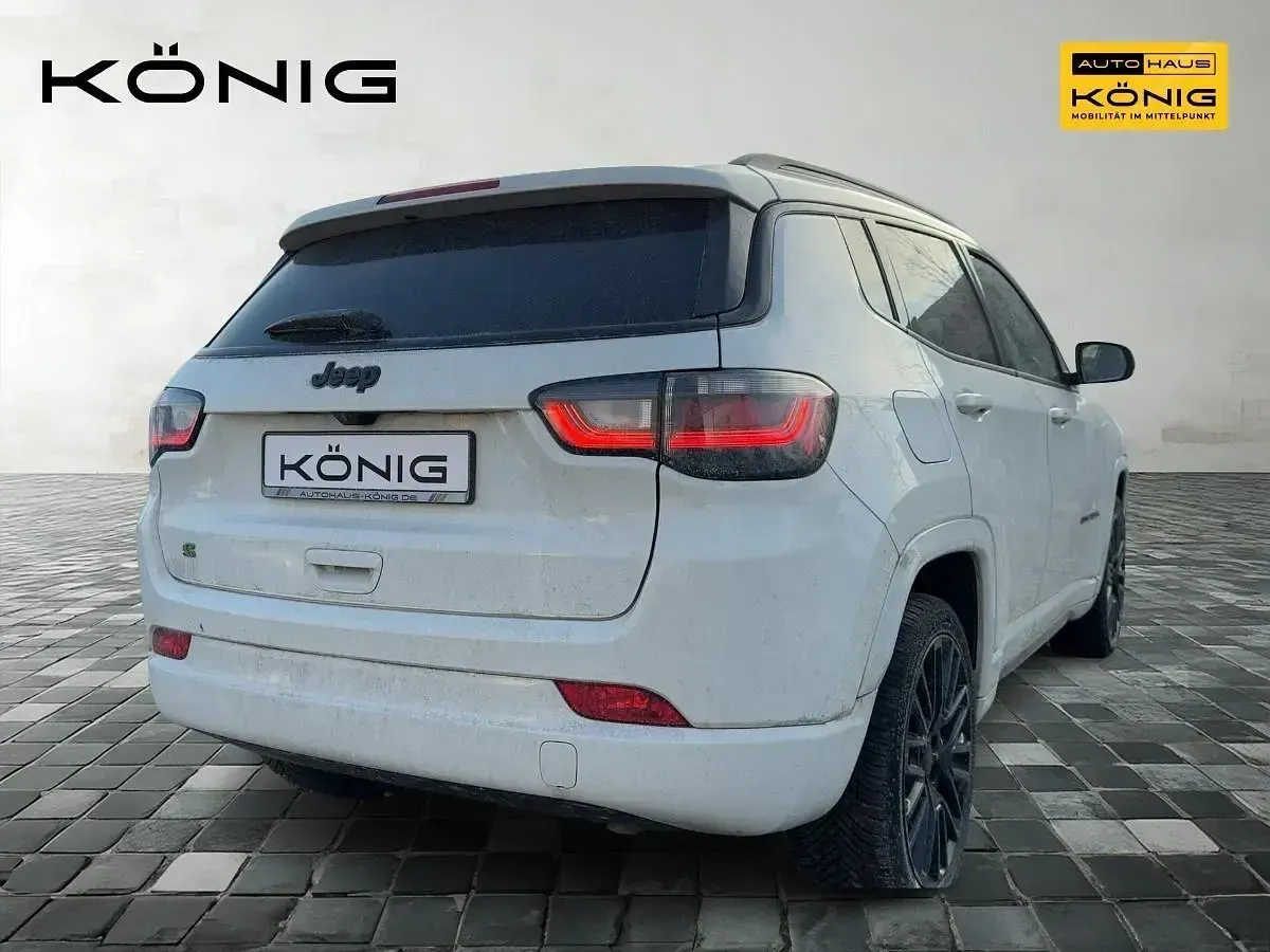 Usado Jeep Compass Altitude 131 HP (96 kW) 2023 Branco SUV