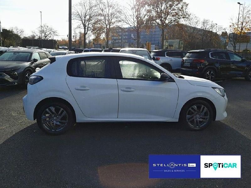 Gebraucht Peugeot 208 Active 75 PS (55 kW) 2022 Weiß Kleinwagen