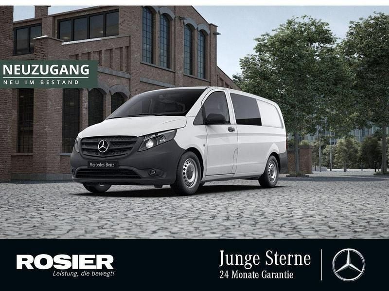 Weiss / arktikweiss Gebraucht 2022 Mercedes Vito Van / Kleinbus | 28.470 € (Fairer Preis) - Bild 1/4