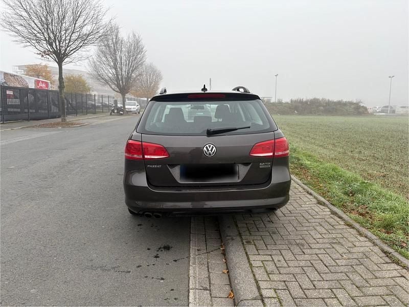 Gebraucht VW Passat 140 PS (102 kW) 2012 Braun Kombi