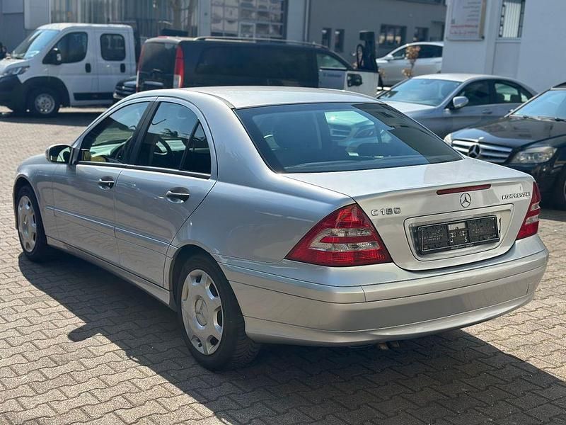 Gebraucht Mercedes C180 143 PS (105 kW) 2006 Silber Limousine