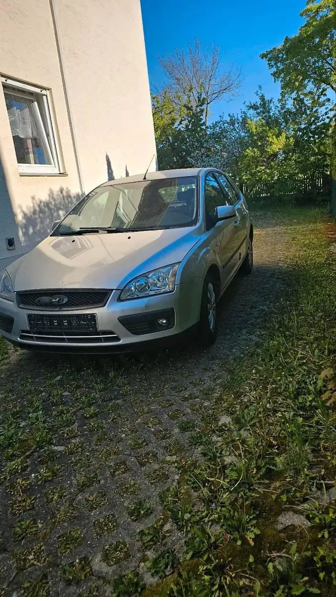 Gebraucht Ford Focus 110 PS (80 kW) 2007 Grau Limousine