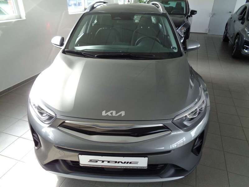 Astrograu metallic Neu 2024 Kia Stonic Vision SUV | 22.750 € (Fairer Preis) - Bild 1/4