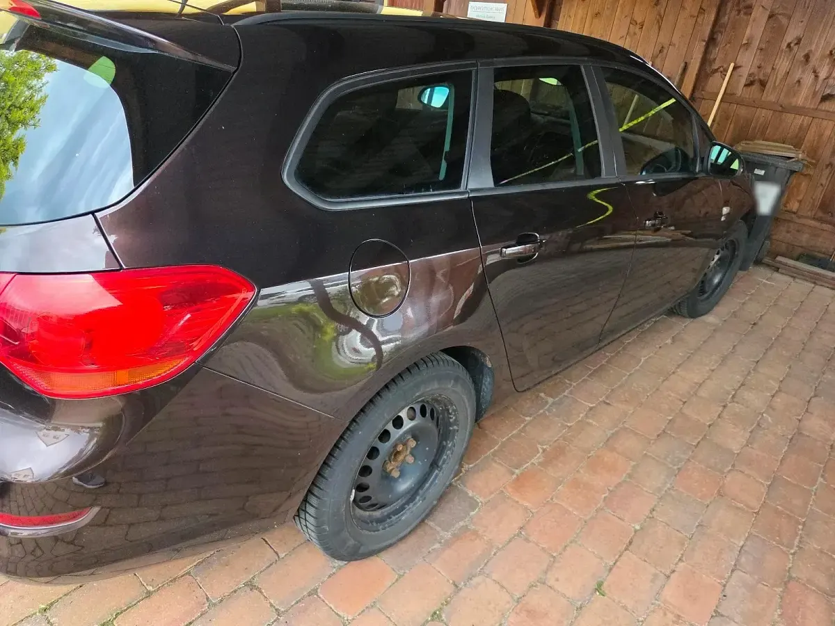 Gebraucht Opel Astra 100 PS (73 kW) 2012 Braun Kombi