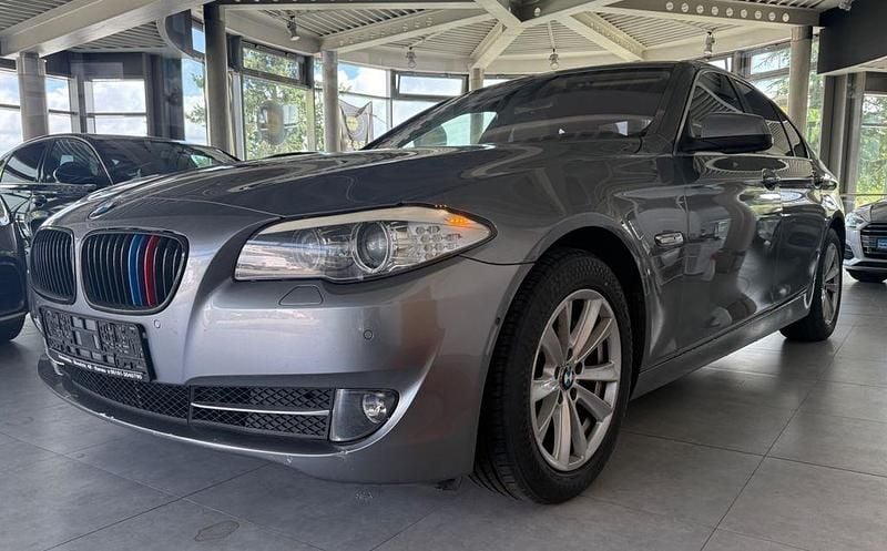 Grau Gebraucht 2011 BMW 530 Limousine | 9.999 € (Superpreis) - Bild 1/4