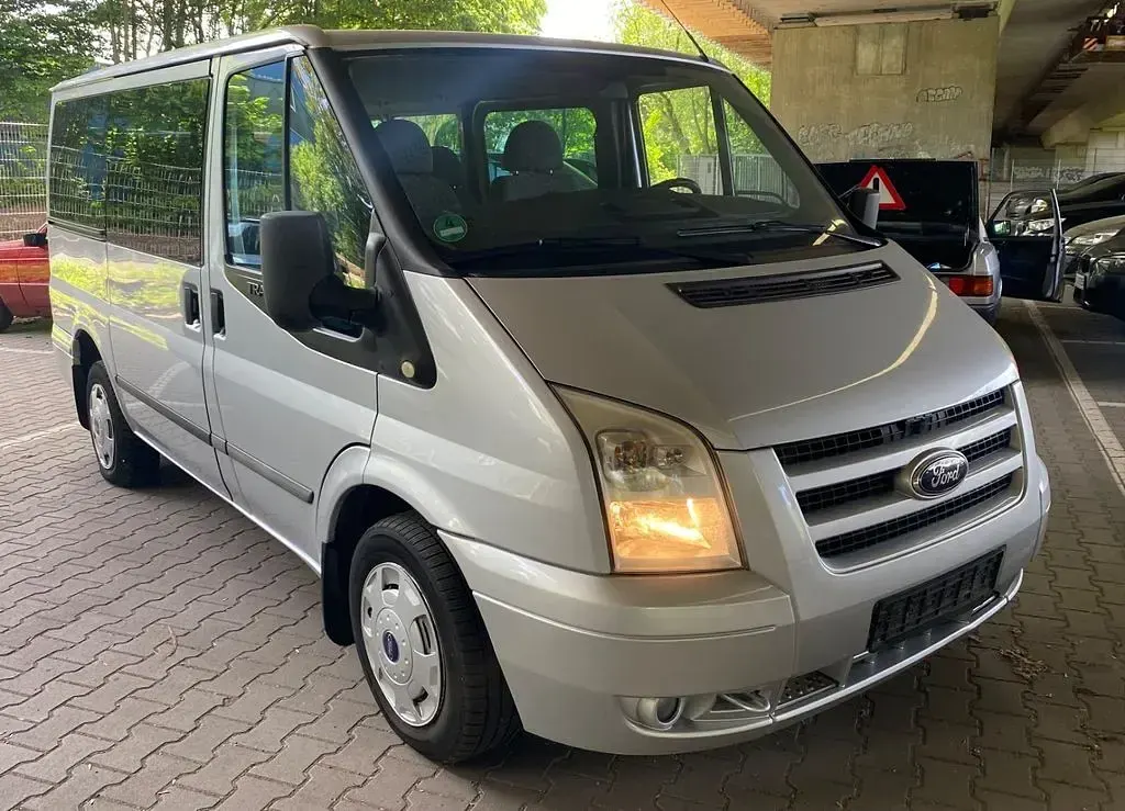 Gebraucht Ford Transit Tourneo 116 PS (85 kW) 2011 Silber Van / Kleinbus