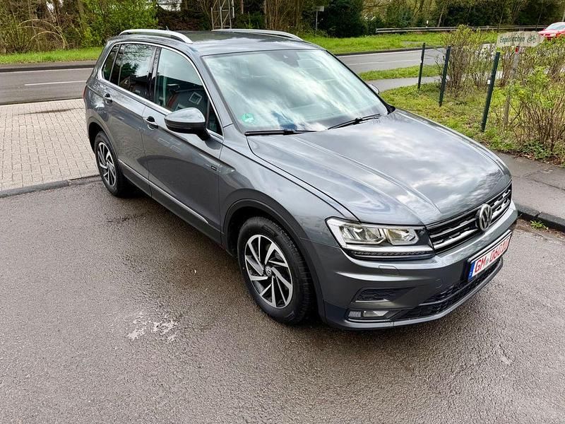 Gebraucht VW Tiguan 131 PS (96 kW) 2019 Indiumgrau SUV