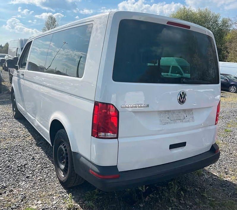 Używany VW Caravelle 110 KM (80 kW) 2021 Biały Van
