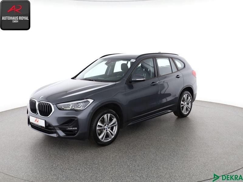 Grau (metallic) Gebraucht 2019 BMW X1 Sport Line SUV | 26.680 € (Fairer Preis) - Bild 1/4