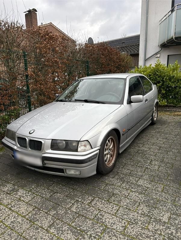 Gebraucht BMW 316 116 PS (85 kW) 2000 Silber Coupé