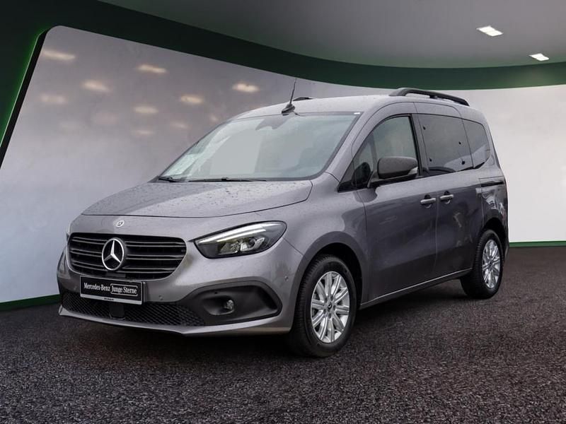 Grau Gebraucht 2023 Mercedes Citan 112 Kombi | 24.880 € (Fairer Preis) - Bild 1/4