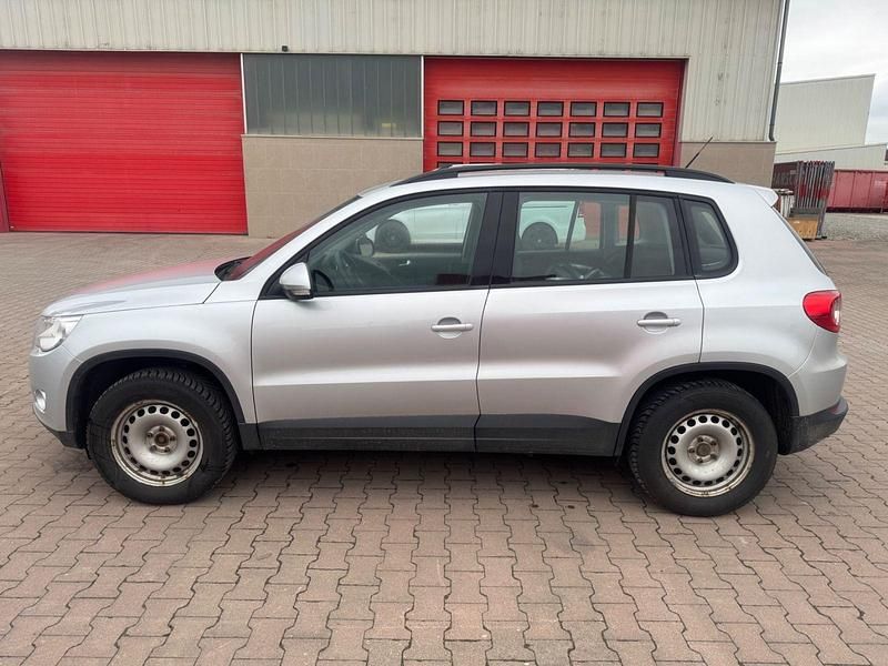 Gebraucht VW Tiguan Trendline 122 PS (89 kW) 2011 Silber SUV