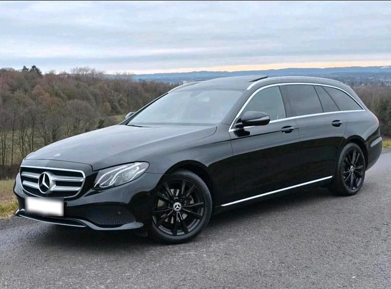 Używany Mercedes E220 AMG 194 KM (142 kW) 2017 Czarny Kombi