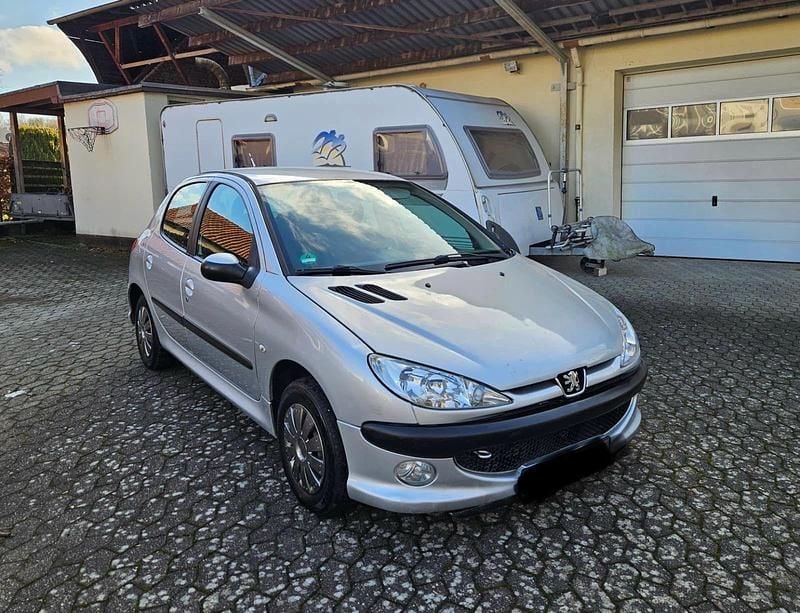 Gebraucht Peugeot 206 Sport 75 PS (55 kW) 2008 Silber Kleinwagen
