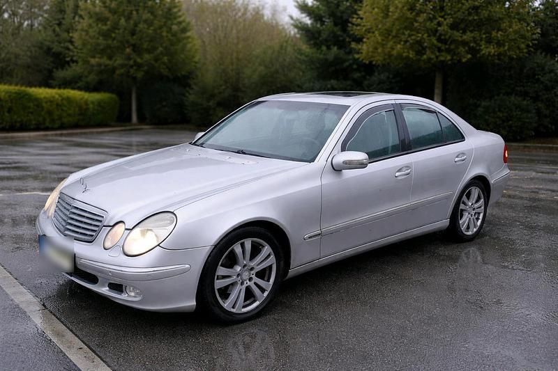 Gebraucht Mercedes E280 177 PS (130 kW) 2004 Silber Limousine