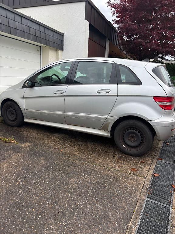 Silber Gebraucht 2007 Mercedes B170 Van / Kleinbus | 1.250 € (Superpreis) - Bild 1/1