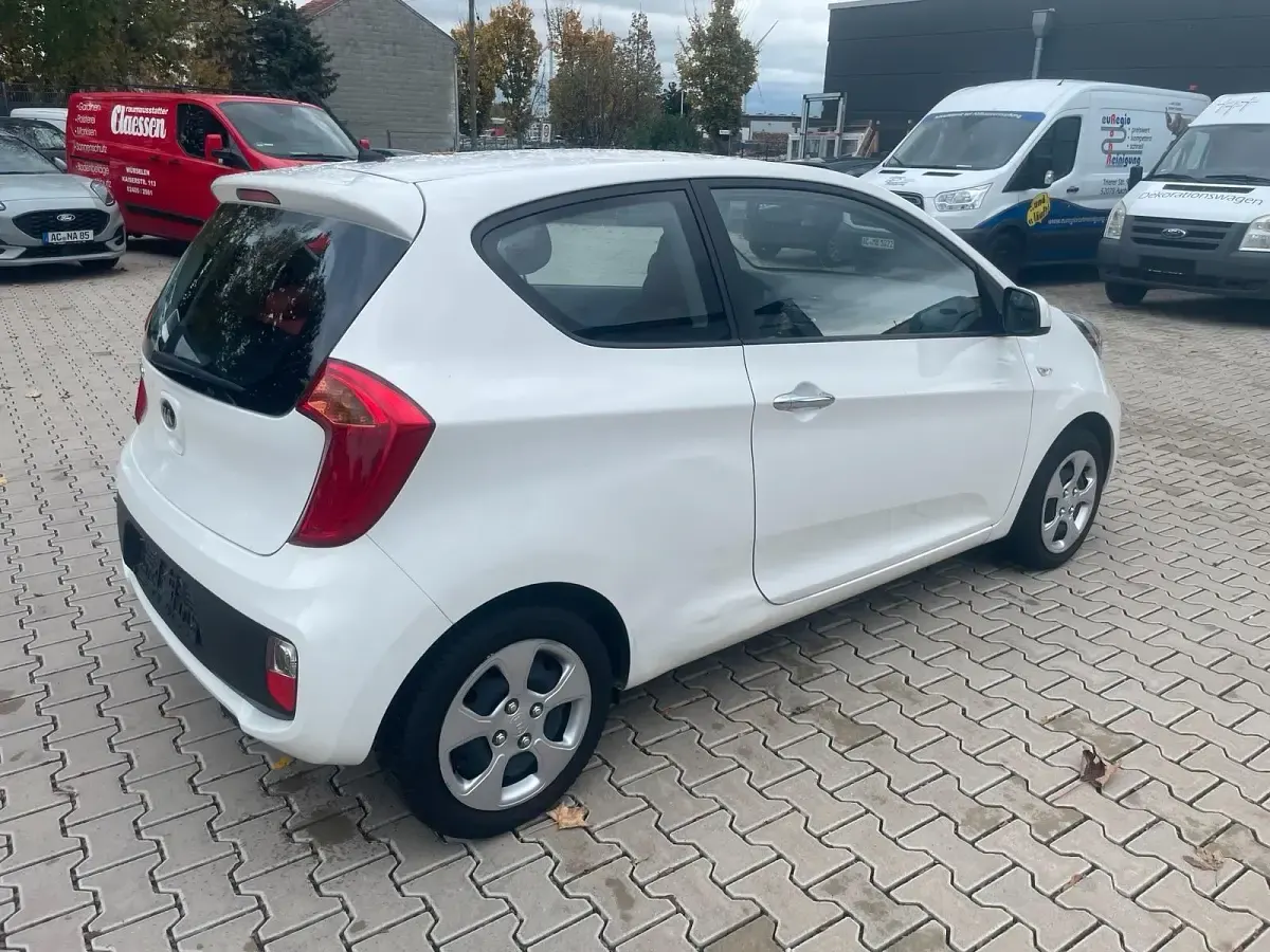 Gebraucht Kia Picanto 70 PS (51 kW) 2014 Weiß Kleinwagen
