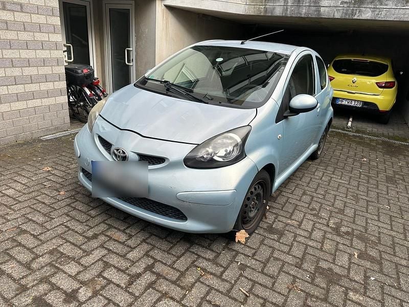 Gebraucht Toyota Aygo 68 PS (50 kW) 2005 Andere farben Kleinwagen