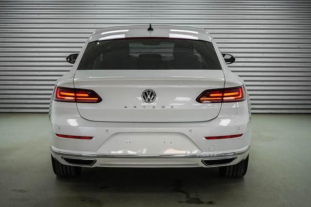 Gebraucht VW Arteon Elegance 190 PS (139 kW) 2019 Oryx white metallic () oryx white metallic () Kleinwagen