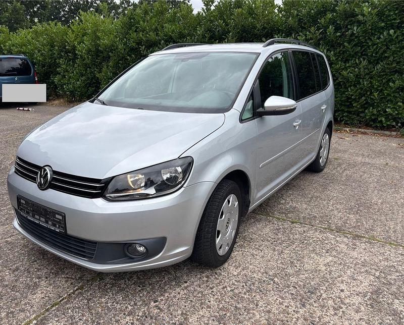 Silber Gebraucht 2012 VW Touran Van / Kleinbus | 6.900 € (Guter Preis) - Bild 1/4